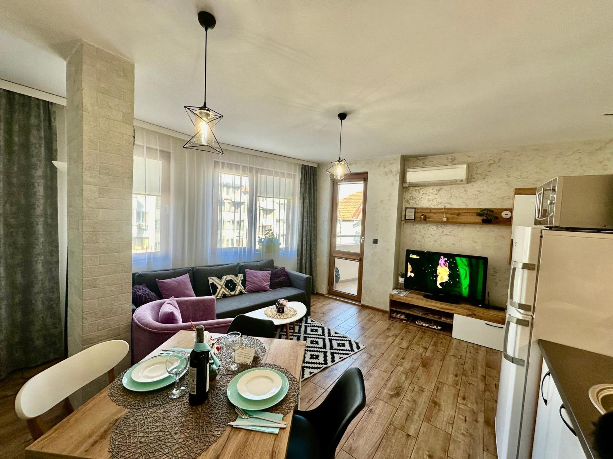 Joy Apartment Burgas Center Private Parking Zewnętrze zdjęcie