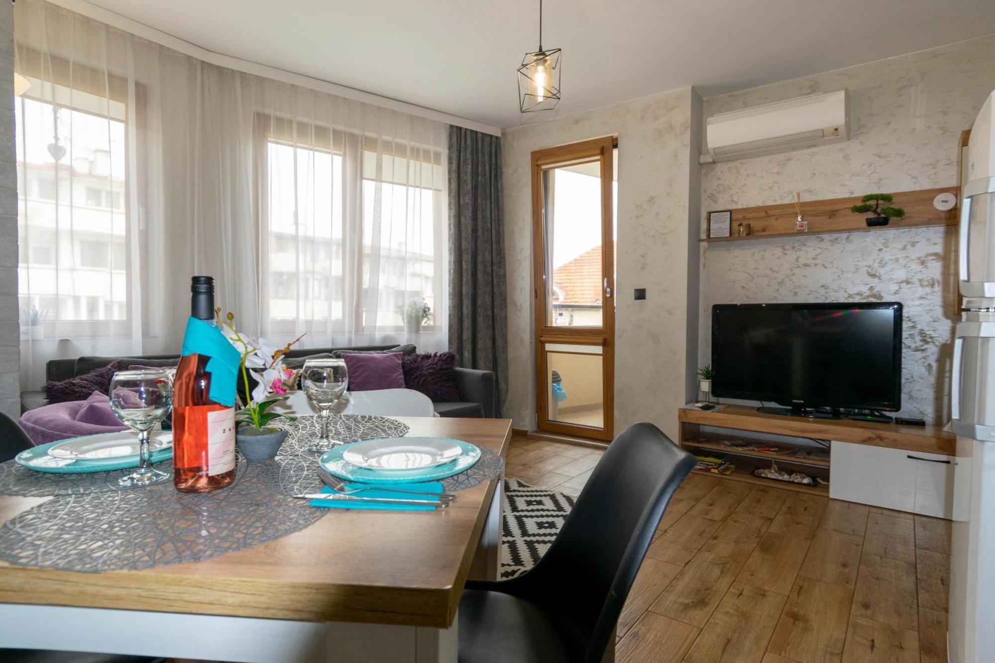 Joy Apartment Burgas Center Private Parking Zewnętrze zdjęcie